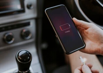 phone battery drain habits