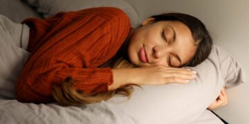 7 Genius Ways to Trick Your Brain Into Falling Asleep Faster (Backed by Science)